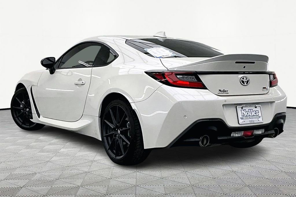 Used 2024 Toyota GR86 Premium image 2