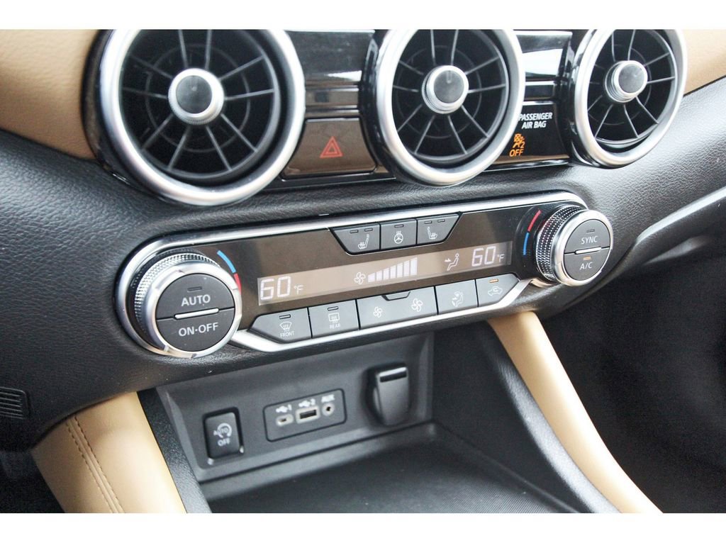 Used 2024 Nissan Sentra SV w/ SV Premium Package FWD image 26