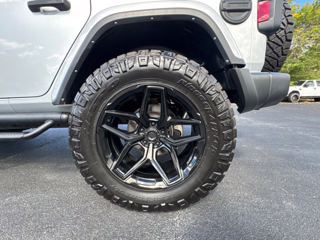 Used 2022 Jeep Wrangler Unlimited Sahara w/ Cold Weather Group AWD/4WD image 30