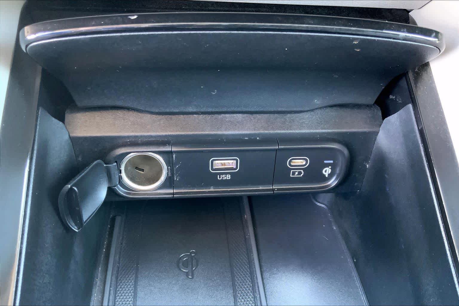 Used 2024 Kia Telluride S FWD image 30