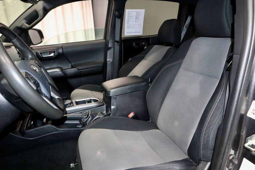 Used 2020 Toyota Tacoma TRD Off-Road image 25