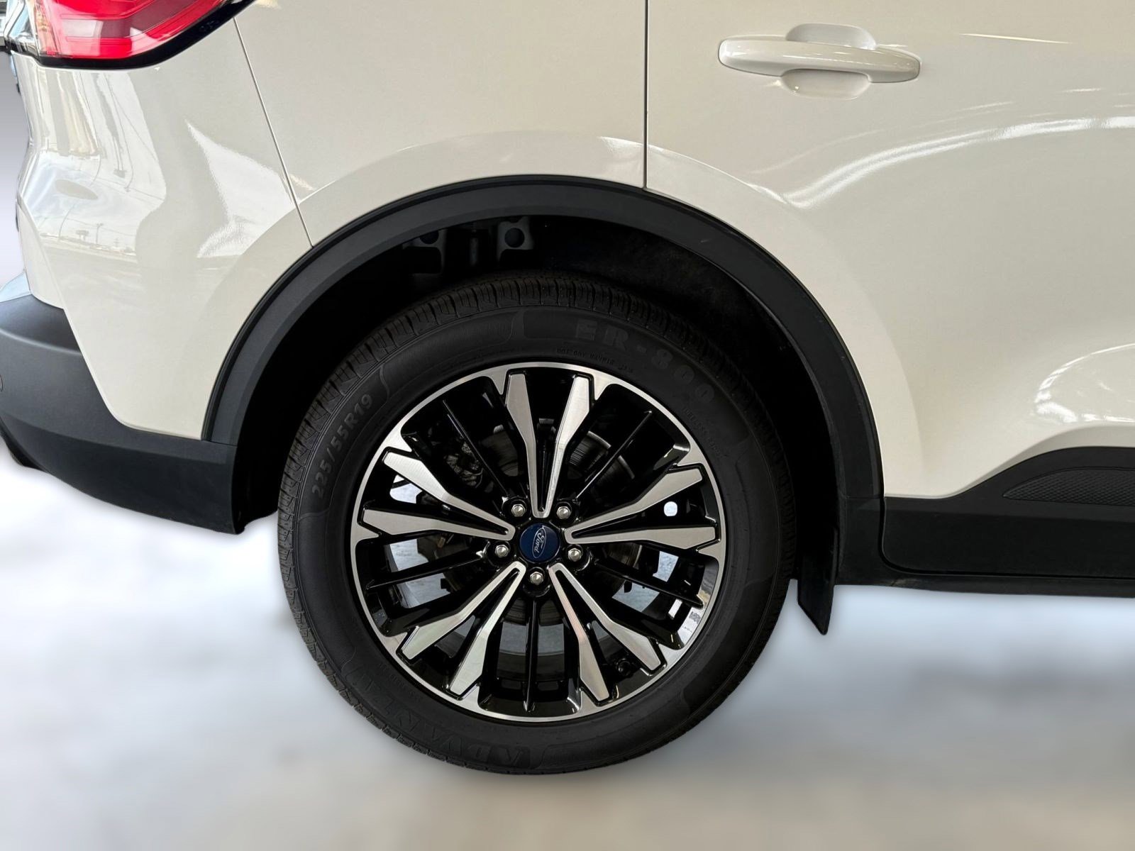 Certified 2022 Ford Escape SEL w/ SEL Stealth AWD Package image 12