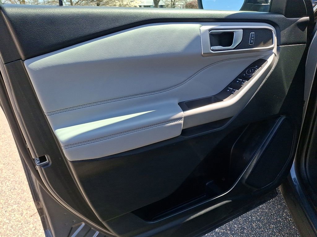 Certified 2023 Ford Explorer XLT w/ Equipment Group 202A image 14