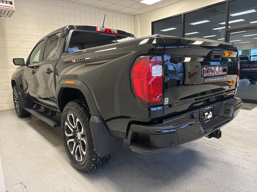 Used 2023 GMC Canyon AT4 w/ AT4 Premium Package image 9
