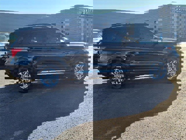 Certified 2020 Ford Explorer XLT w/ Class III Trailer Tow Package image 6