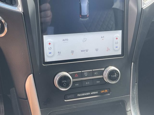 Certified 2024 Ford Edge Titanium AWD/4WD image 38