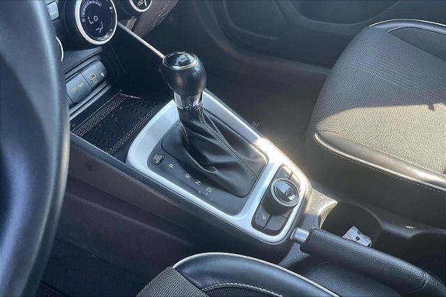 Used 2023 Hyundai Venue Limited FWD image 15