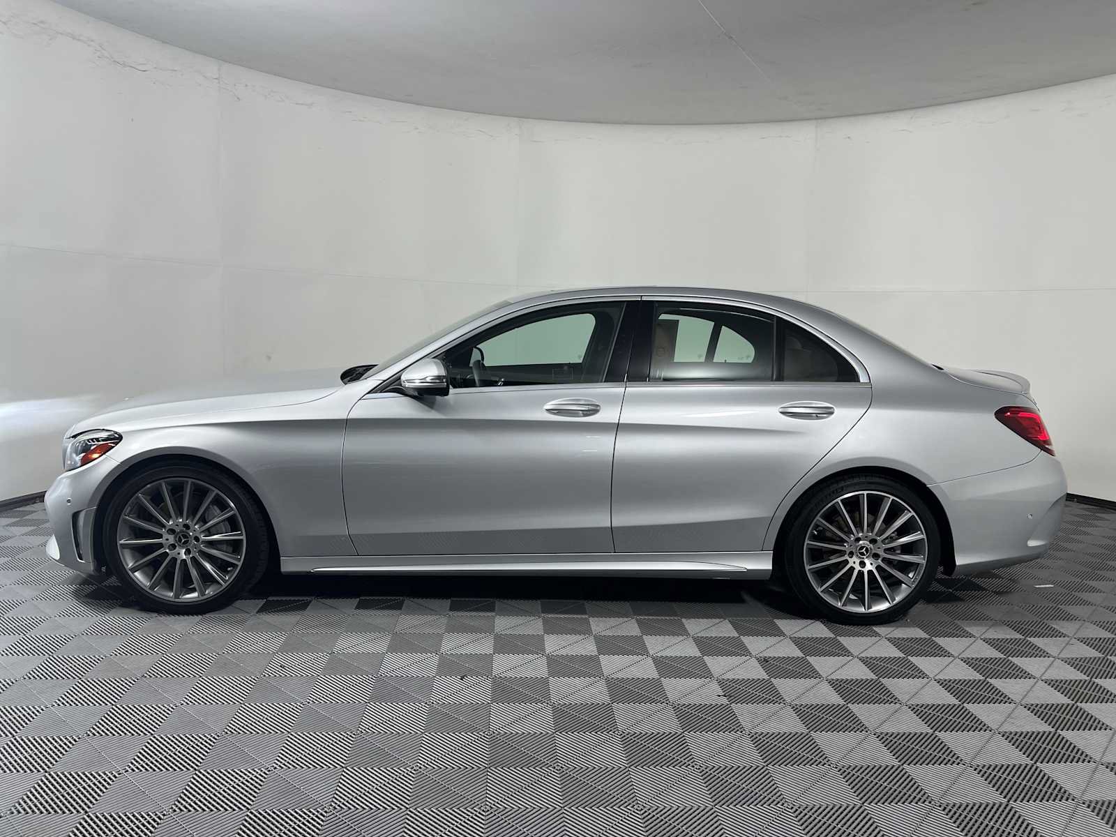 Used 2020 Mercedes-Benz C 300 Sedan image 5