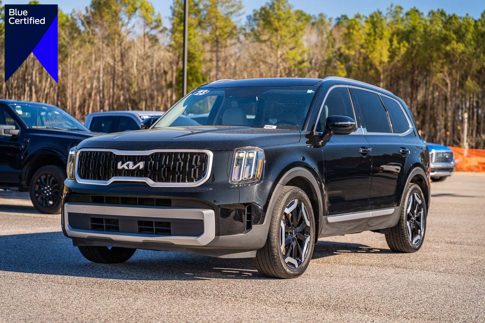 Used 2023 Kia Telluride EX w/ EX Captain's Chair Package