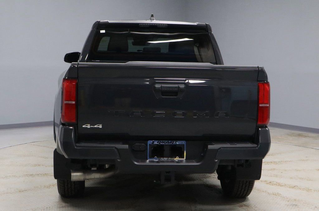 Used 2025 Toyota Tacoma SR5 image 4