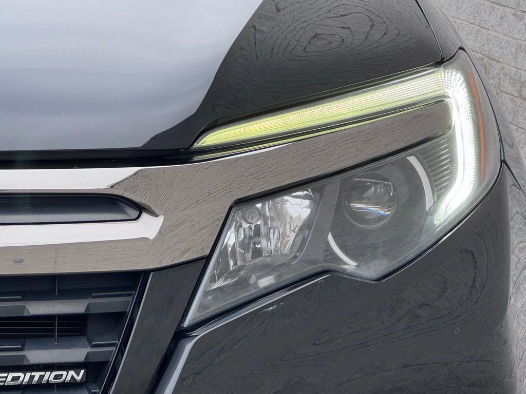 Used 2017 Honda Ridgeline Black Edition image 11