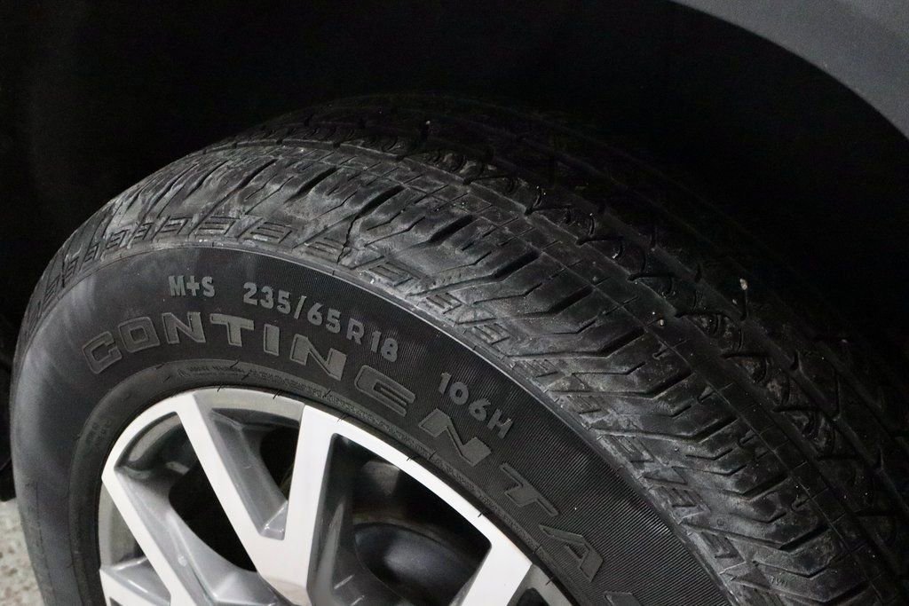 Used 2023 GMC Acadia SLE image 19