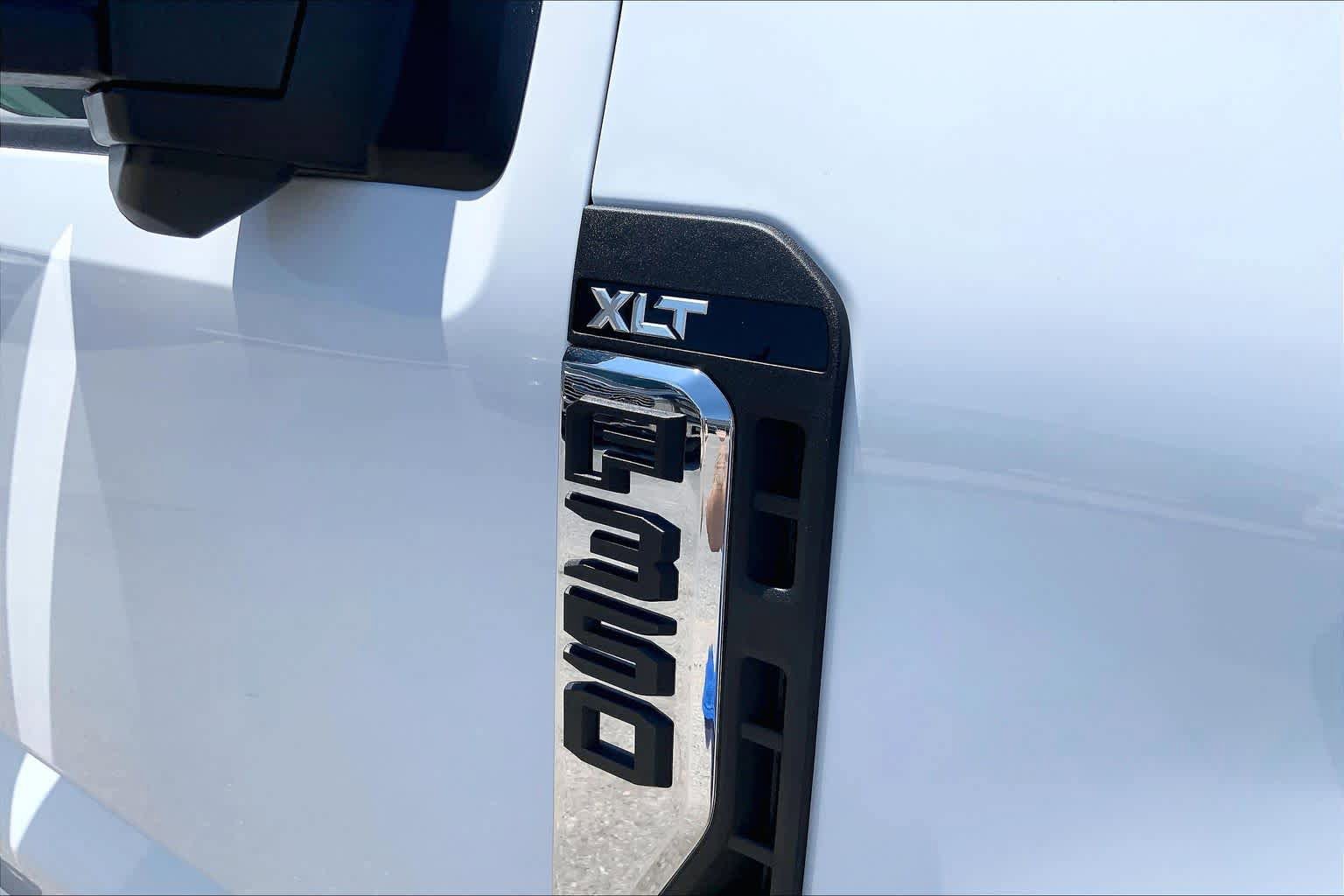 Certified 2026 Ford F350 XLT w/ XLT Premium Package AWD/4WD image 10