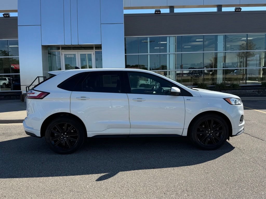 Certified 2022 Ford Edge ST-Line w/ Class II Trailer Tow Package AWD/4WD image 39