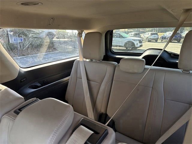 Certified 2024 Ford Expedition Max XLT image 6
