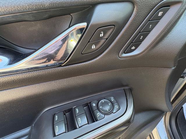 Used 2020 GMC Acadia SLT w/ Premium Package FWD image 11