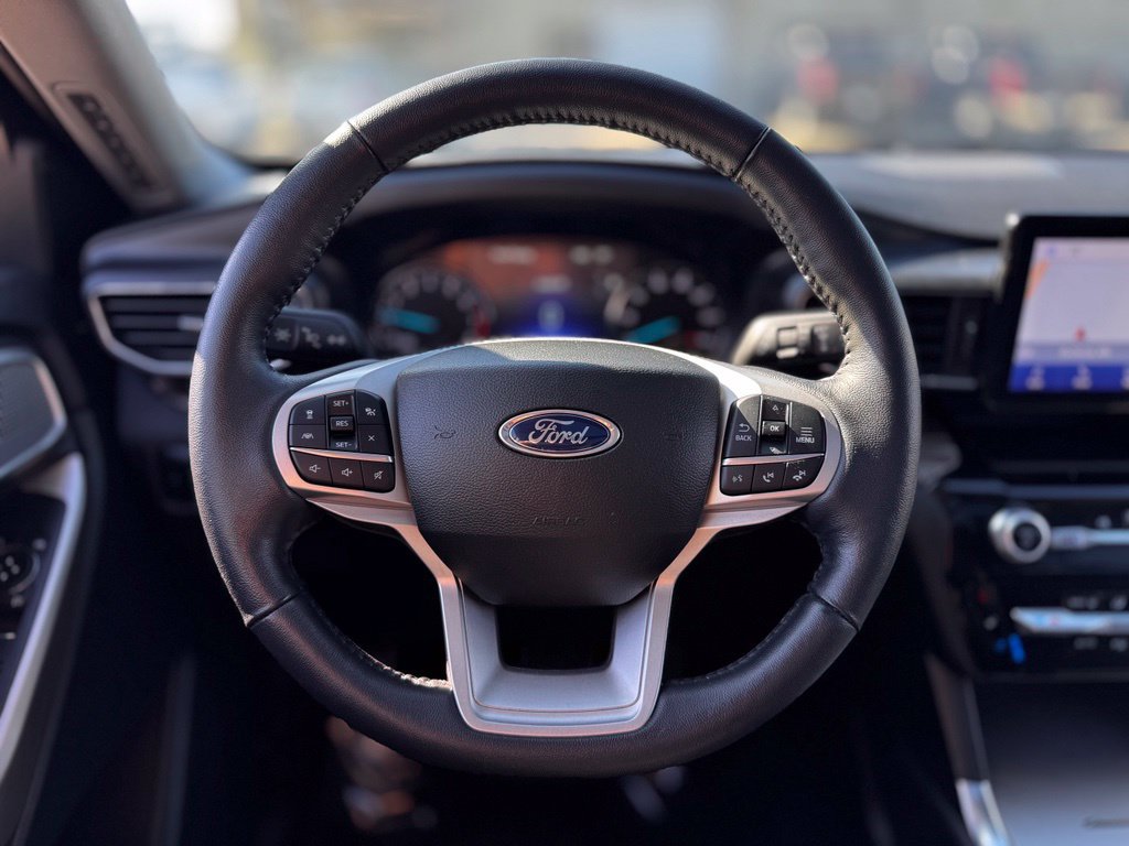 Certified 2023 Ford Explorer Limited w/ Equipment Group 301A AWD/4WD image 37