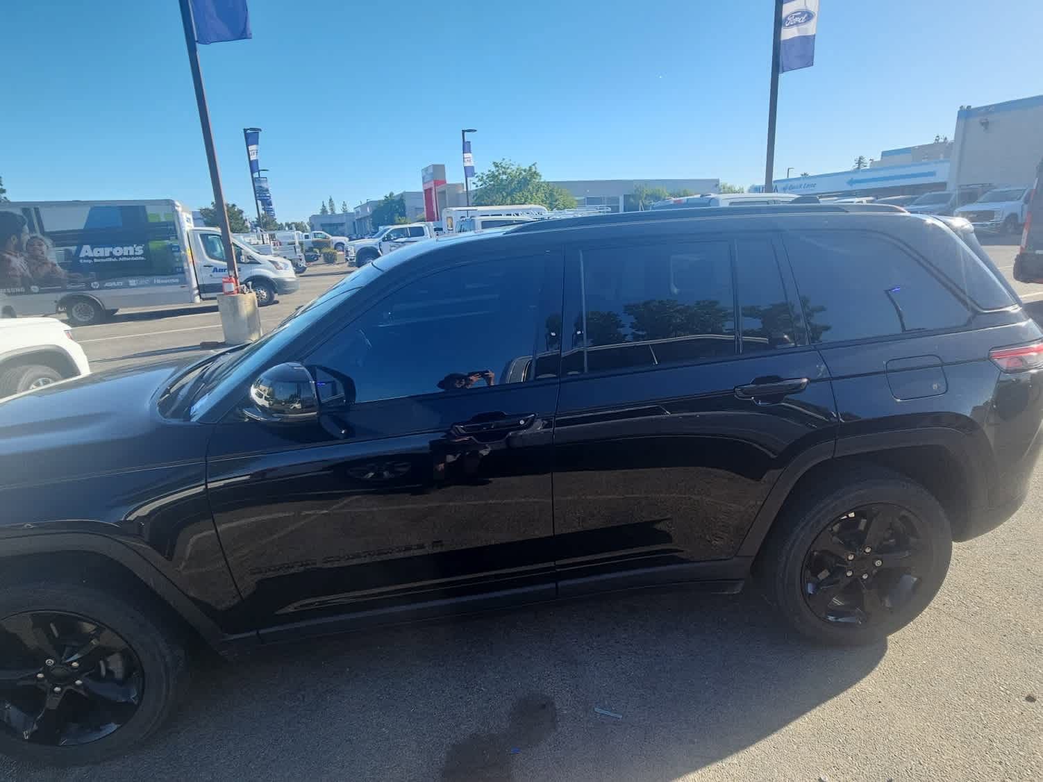 Used 2023 Jeep Grand Cherokee Altitude AWD/4WD image 5