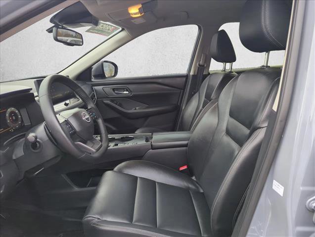 Used 2025 Nissan Rogue SL image 16