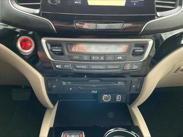 Used 2022 Honda Pilot Touring image 17