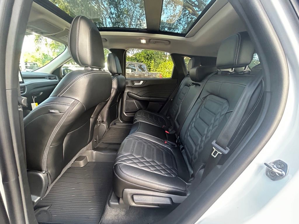 Certified 2024 Ford Escape SE w/ PHEV Premium Package FWD image 34