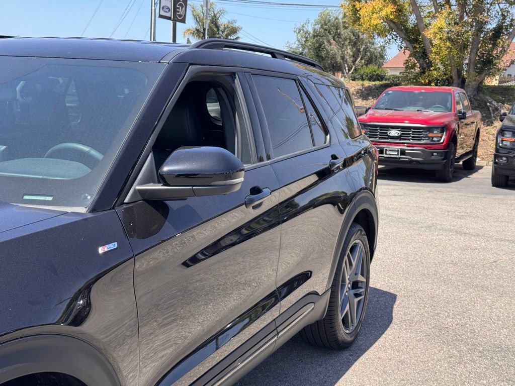 Certified 2025 Ford Explorer ST-Line w/ Premium Package RWD image 9