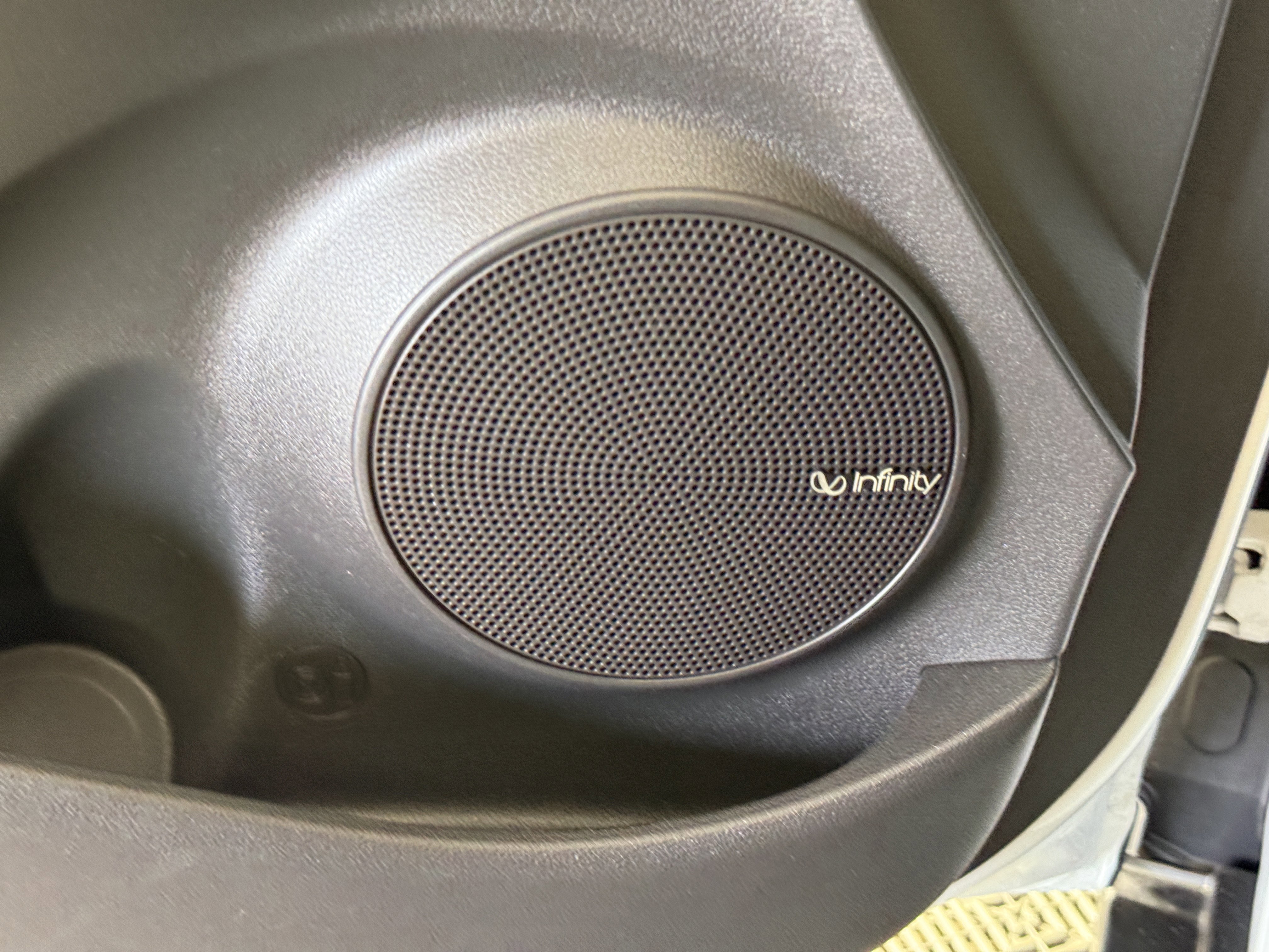 Used 2021 Hyundai Kona Limited w/ Cargo Package image 16