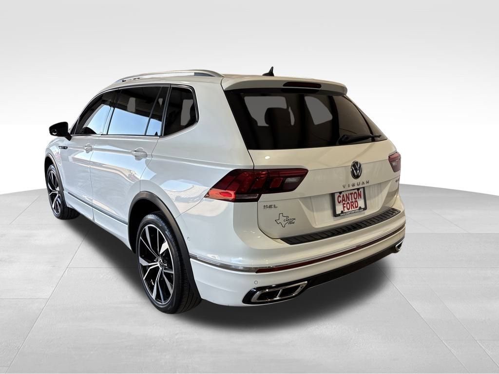 Used 2023 Volkswagen Tiguan SEL R-Line image 3
