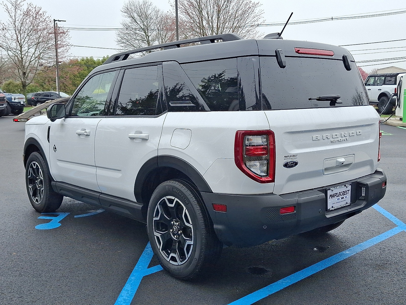 Certified 2025 Ford Bronco Sport Outer Banks w/ Outer Banks Tech Package+ AWD/4WD image 2
