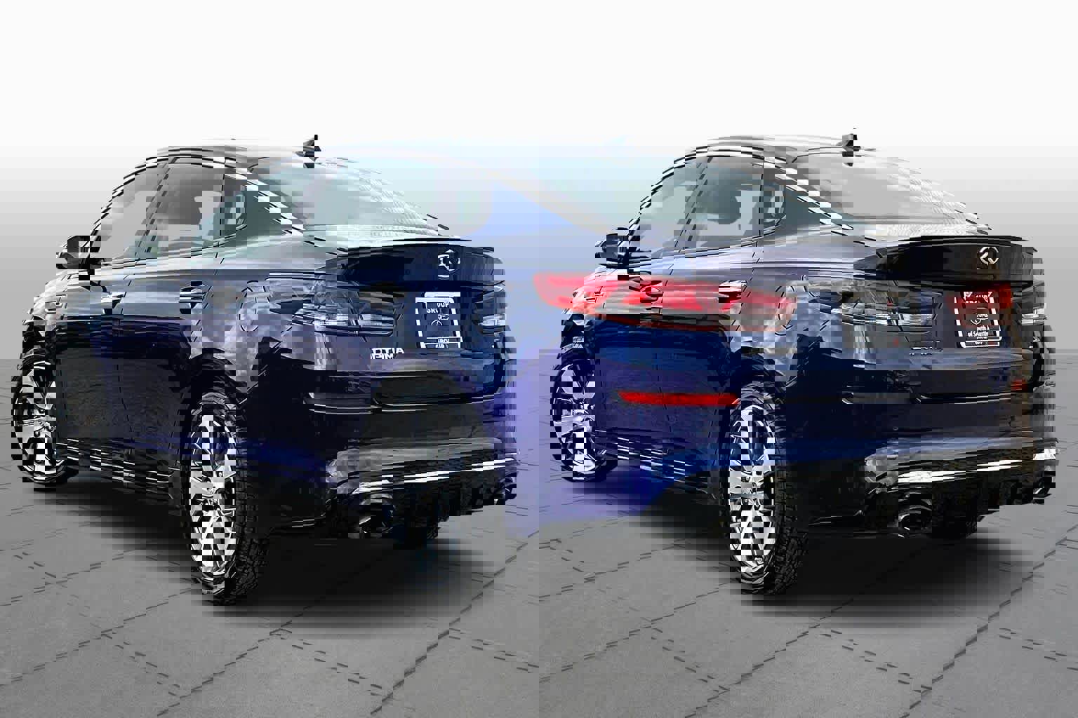 Used 2019 Kia Optima S image 4