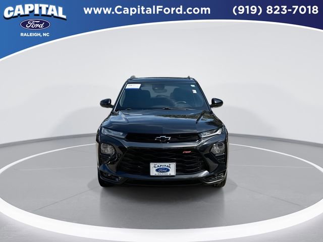 Used 2023 Chevrolet TrailBlazer RS w/ Sun and Liftgate Package image 2