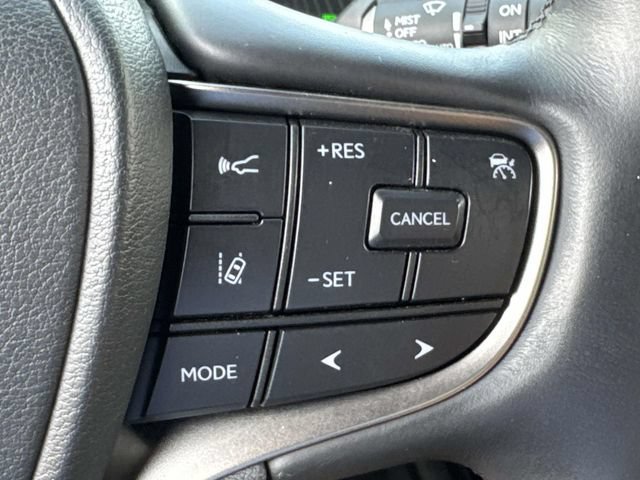 Used 2023 Lexus UX 250h FWD w/ Premium Package image 30