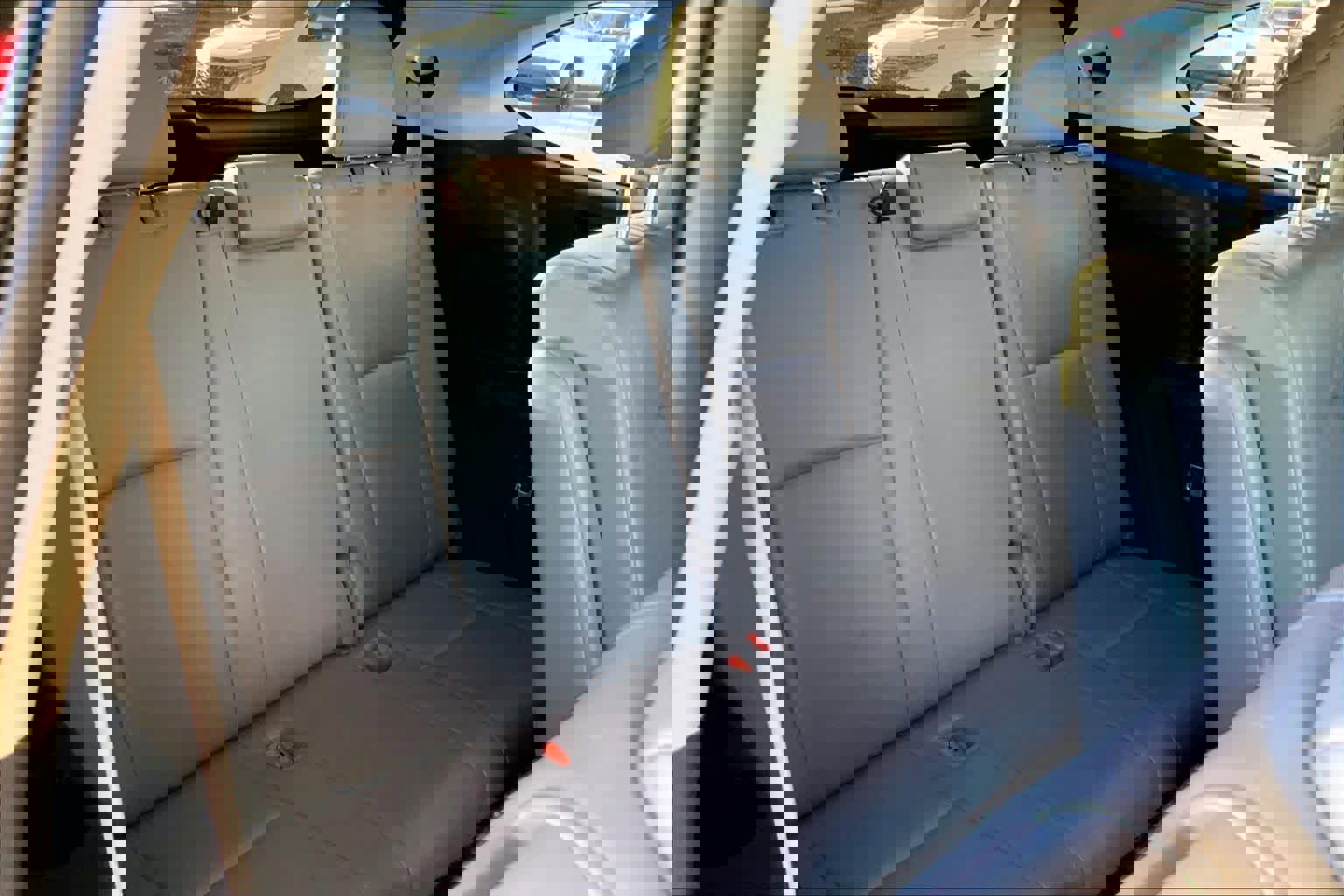 Used 2021 Toyota Highlander XLE FWD image 19