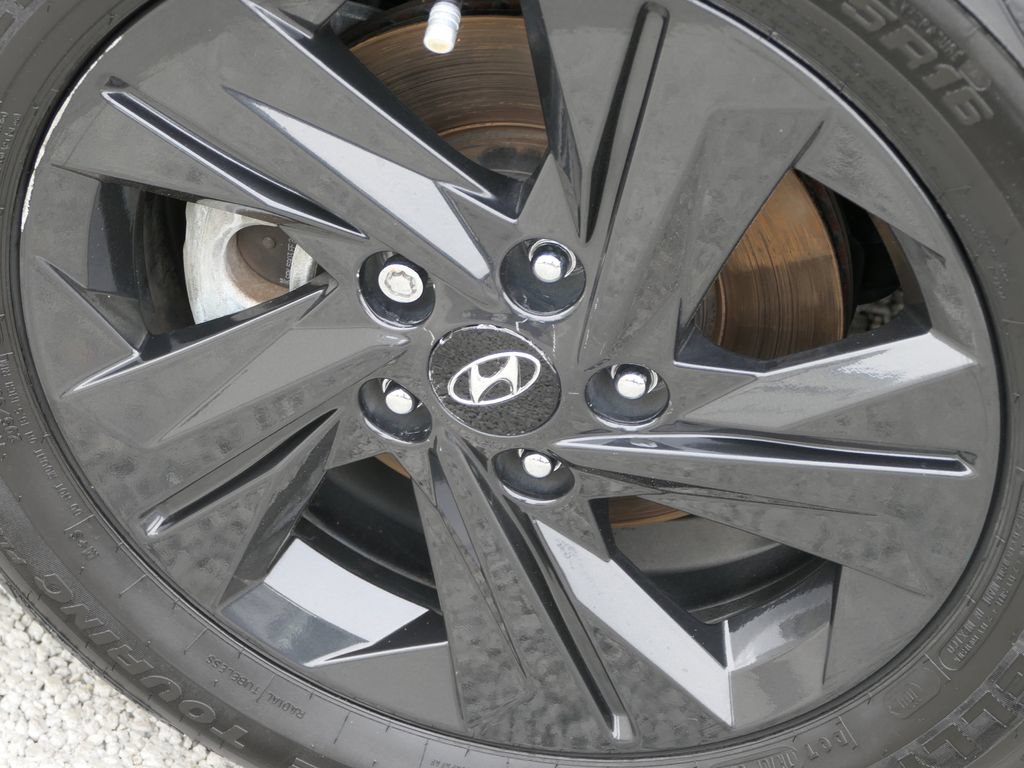 Used 2023 Hyundai Elantra Blue FWD image 12