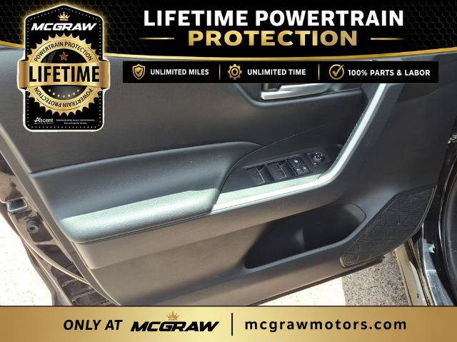 Used 2025 Toyota RAV4 XLE AWD/4WD image 10