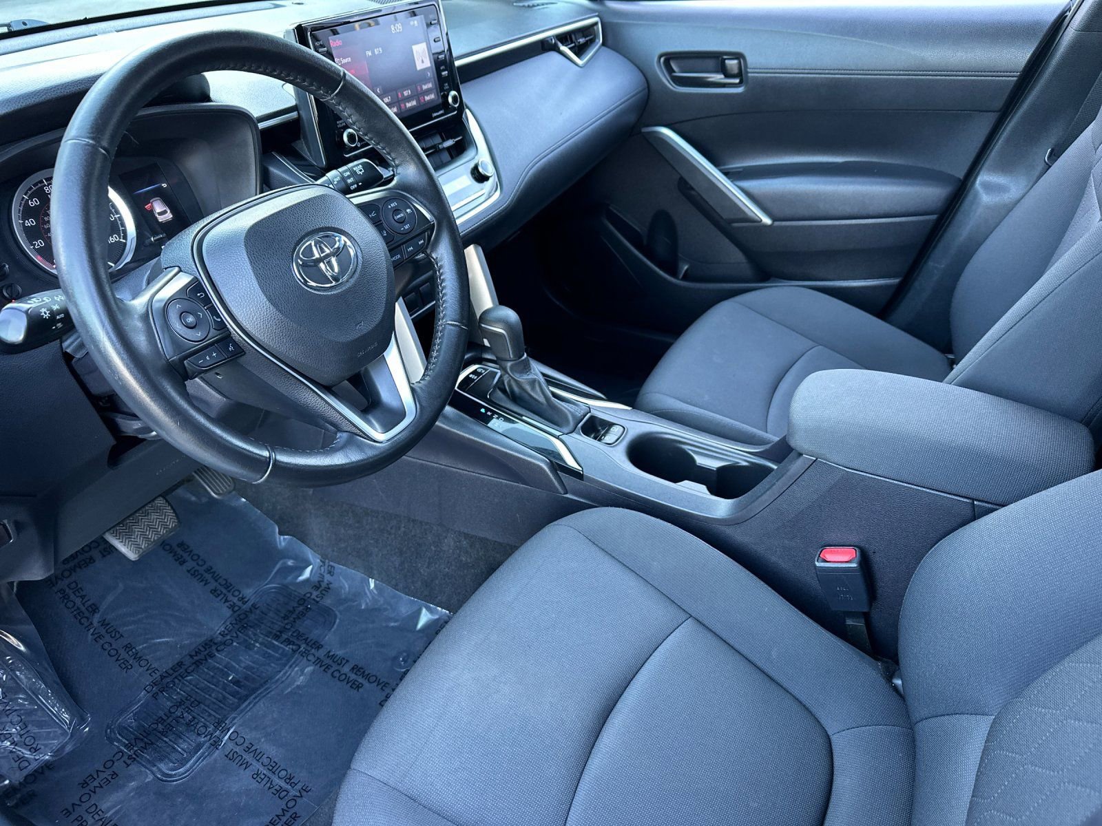Used 2022 Toyota Corolla Cross LE image 9