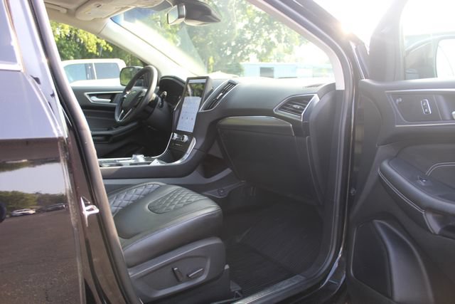 Certified 2024 Ford Edge Titanium AWD/4WD image 29