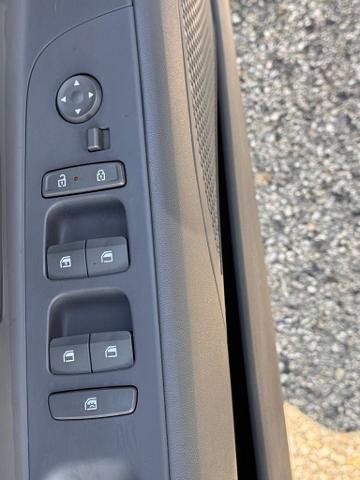Used 2024 Hyundai Elantra SE FWD image 16
