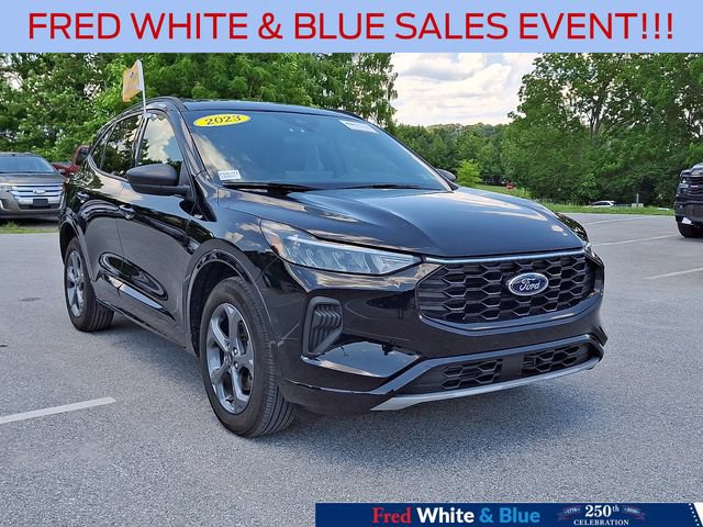 Certified 2023 Ford Escape ST-Line w/ Tech Pack #1 AWD/4WD image 2