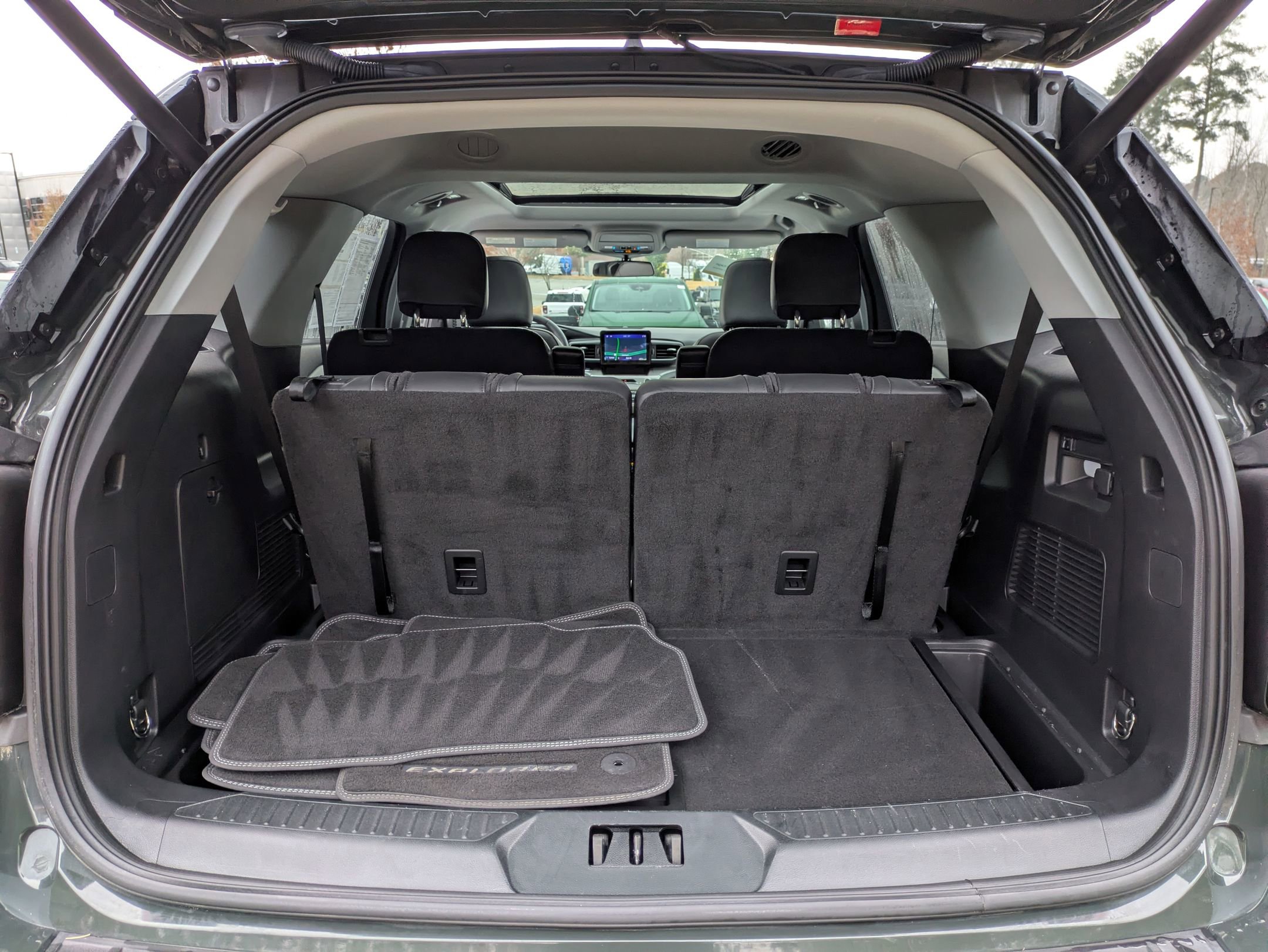 Certified 2022 Ford Explorer XLT w/ Equipment Group 202A image 36