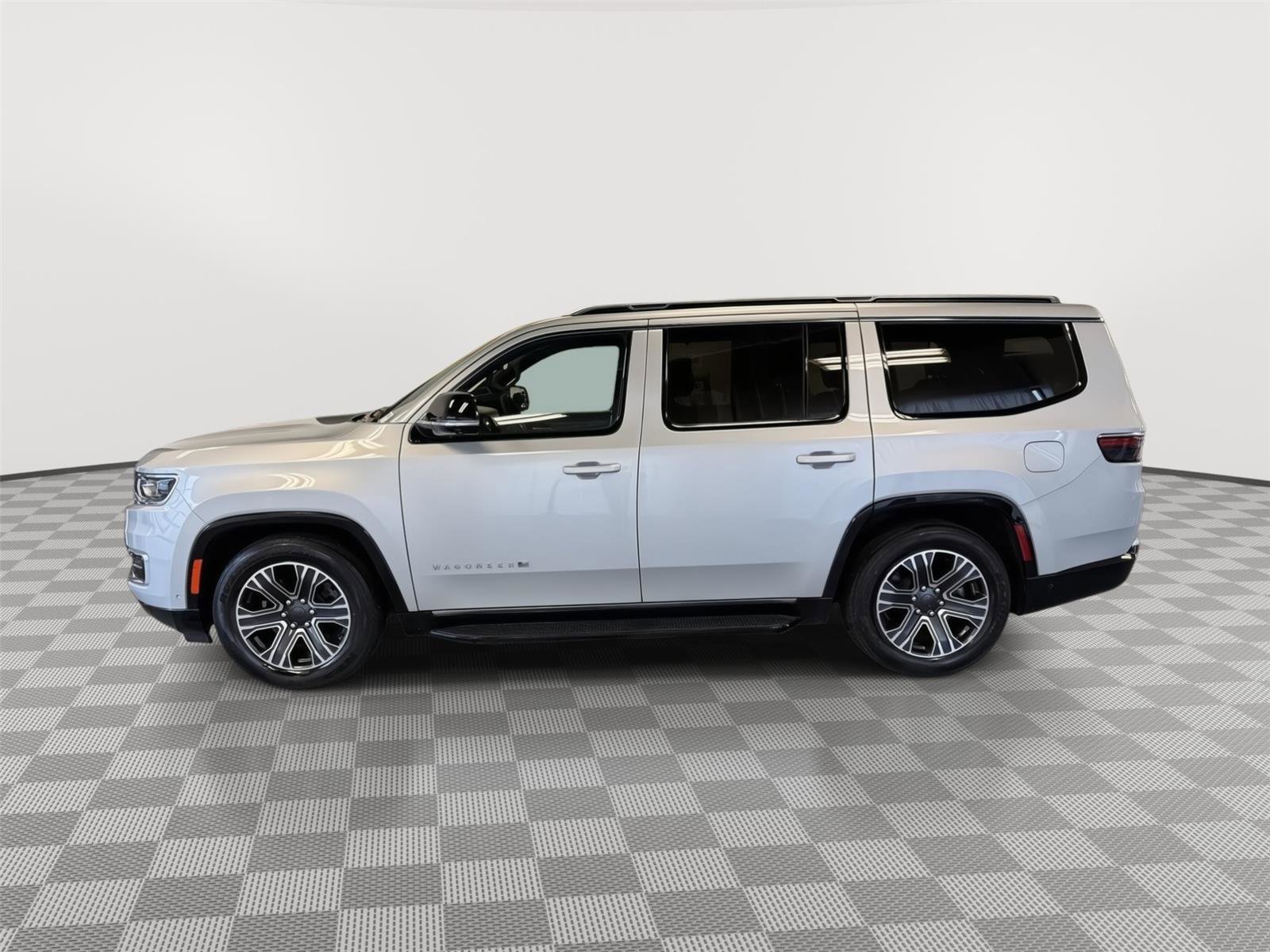 Used 2024 Jeep Wagoneer Series II w/ Convenience Group I AWD/4WD image 2