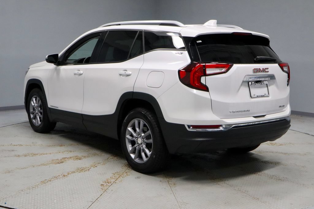 Used 2023 GMC Terrain SLT AWD/4WD image 9