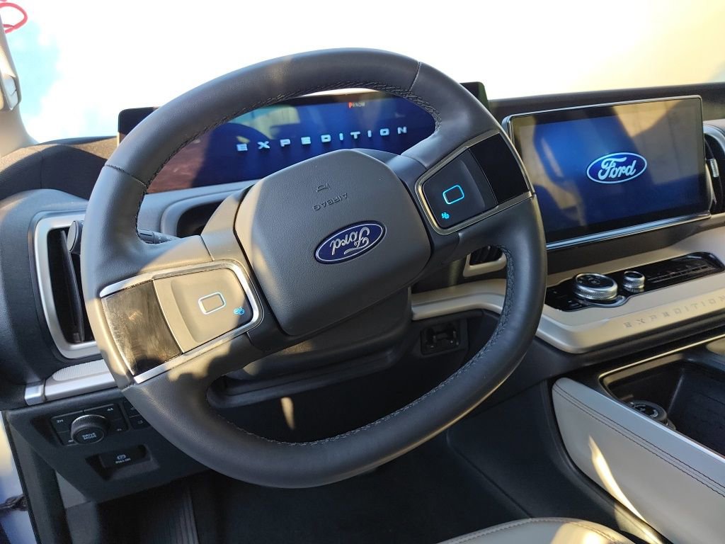 Certified 2025 Ford Expedition Active image 9