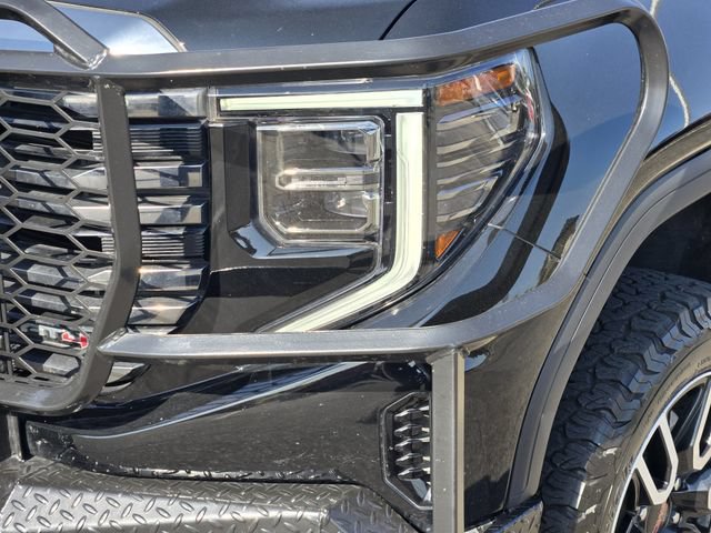 Used 2023 GMC Sierra 1500 AT4 w/ AT4 Premium Package AWD/4WD image 8