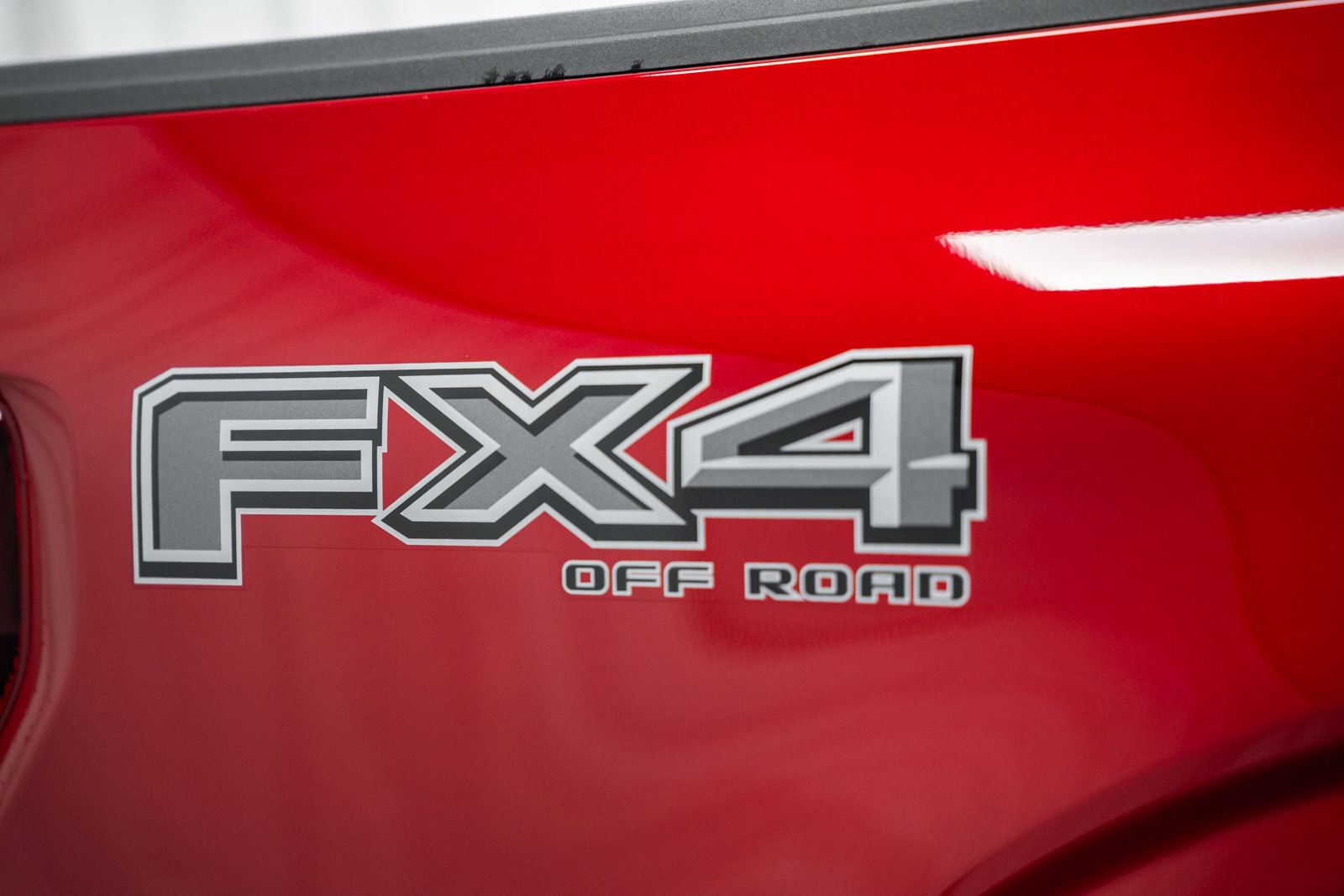 Certified 2022 Ford F150 Lariat w/ Equipment Group 502A High image 21