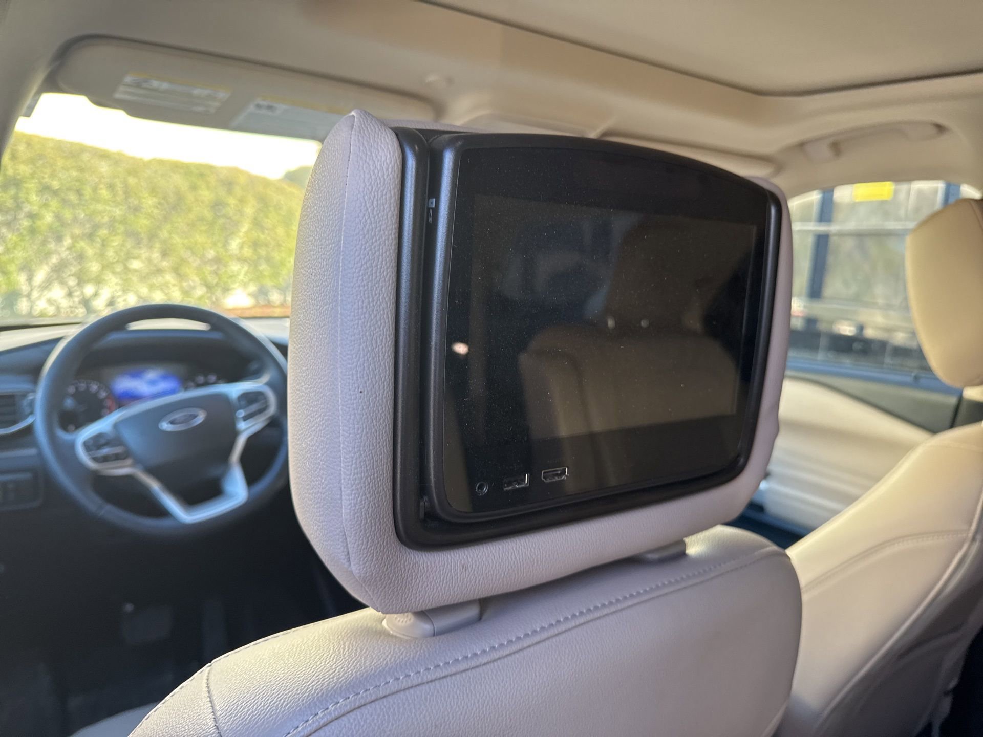 Certified 2023 Ford Explorer Limited w/ Hybrid Equipment Group 310A image 12