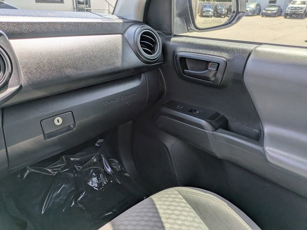 Used 2022 Toyota Tacoma SR RWD image 16