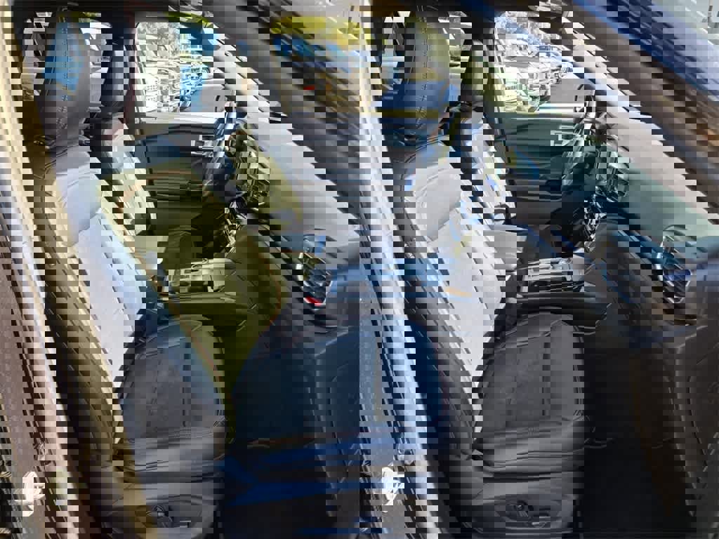 Certified 2022 Ford Explorer ST-Line w/ Class IV Trailer Tow Package image 16