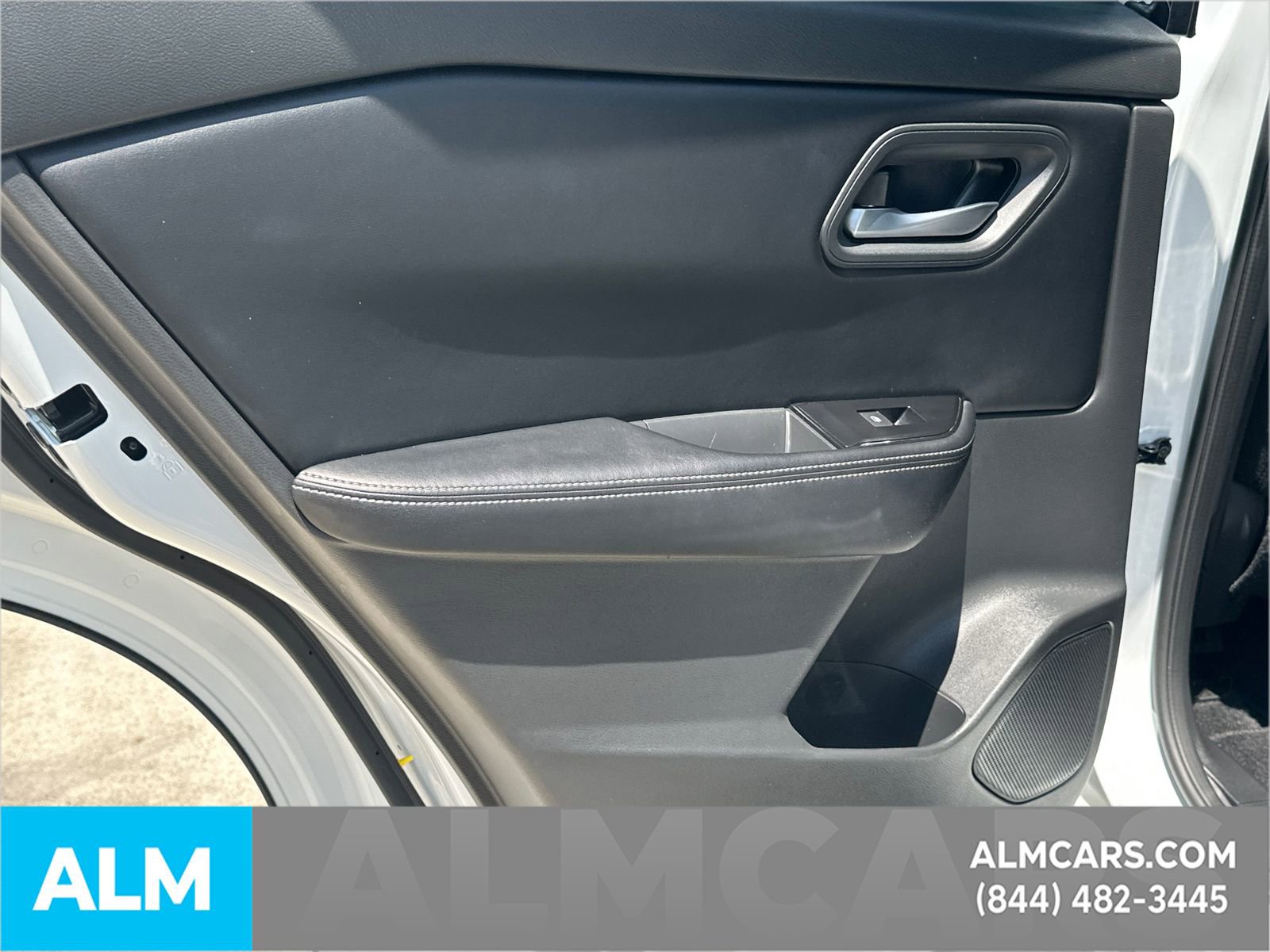 Used 2025 Nissan Rogue SV FWD image 26