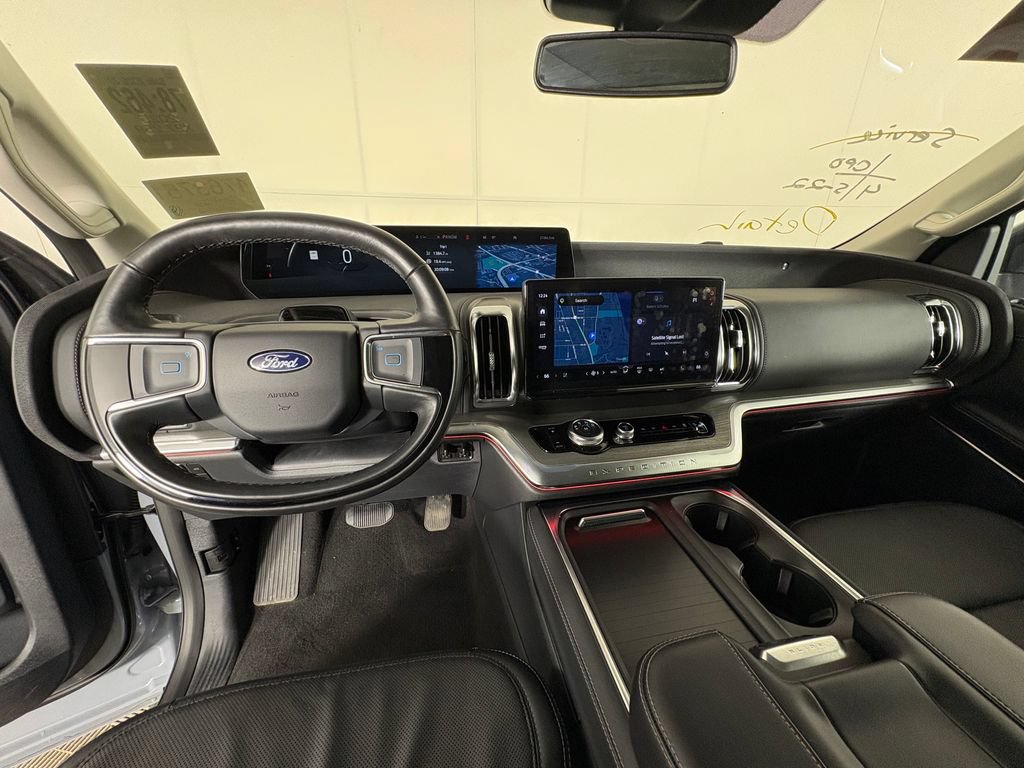 Certified 2025 Ford Expedition Platinum w/ Driver's Package AWD/4WD image 8